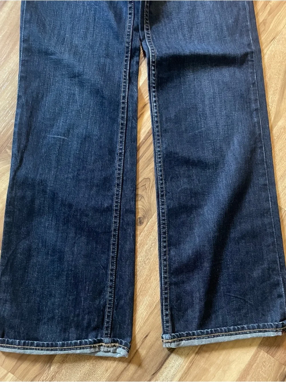 Y2K 2008 Gap Limited Edition Denim - Red Rivet Detail- Cuffed Hem - Size 4R - Picture 3 of 7